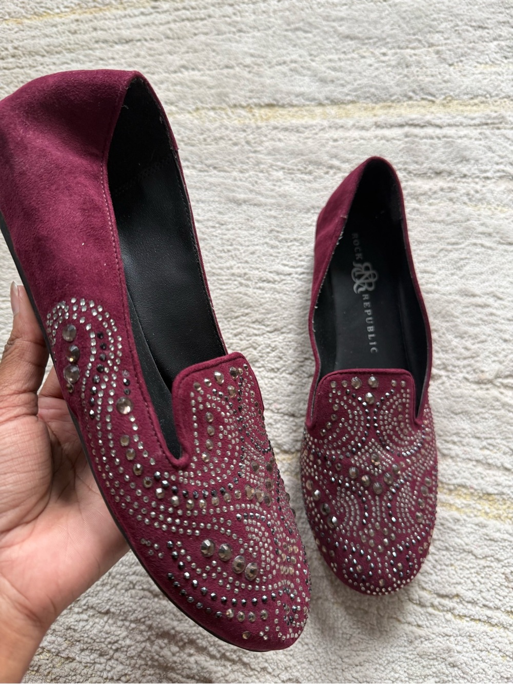 Rock & Republic Burgundy Rhinestone Studded Smoking Loafers Flats Size 8.5 M